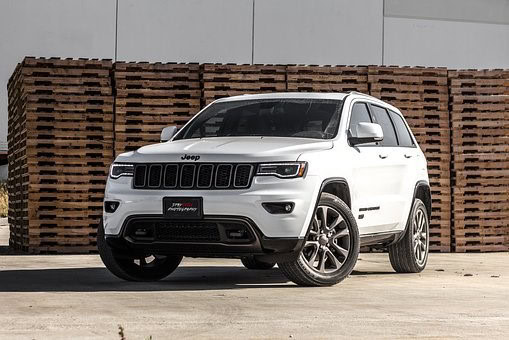 Can You Fit Golf Clubs in a Jeep Wrangler?