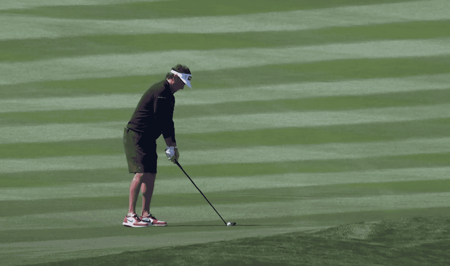 Bubba Watson playing golf.